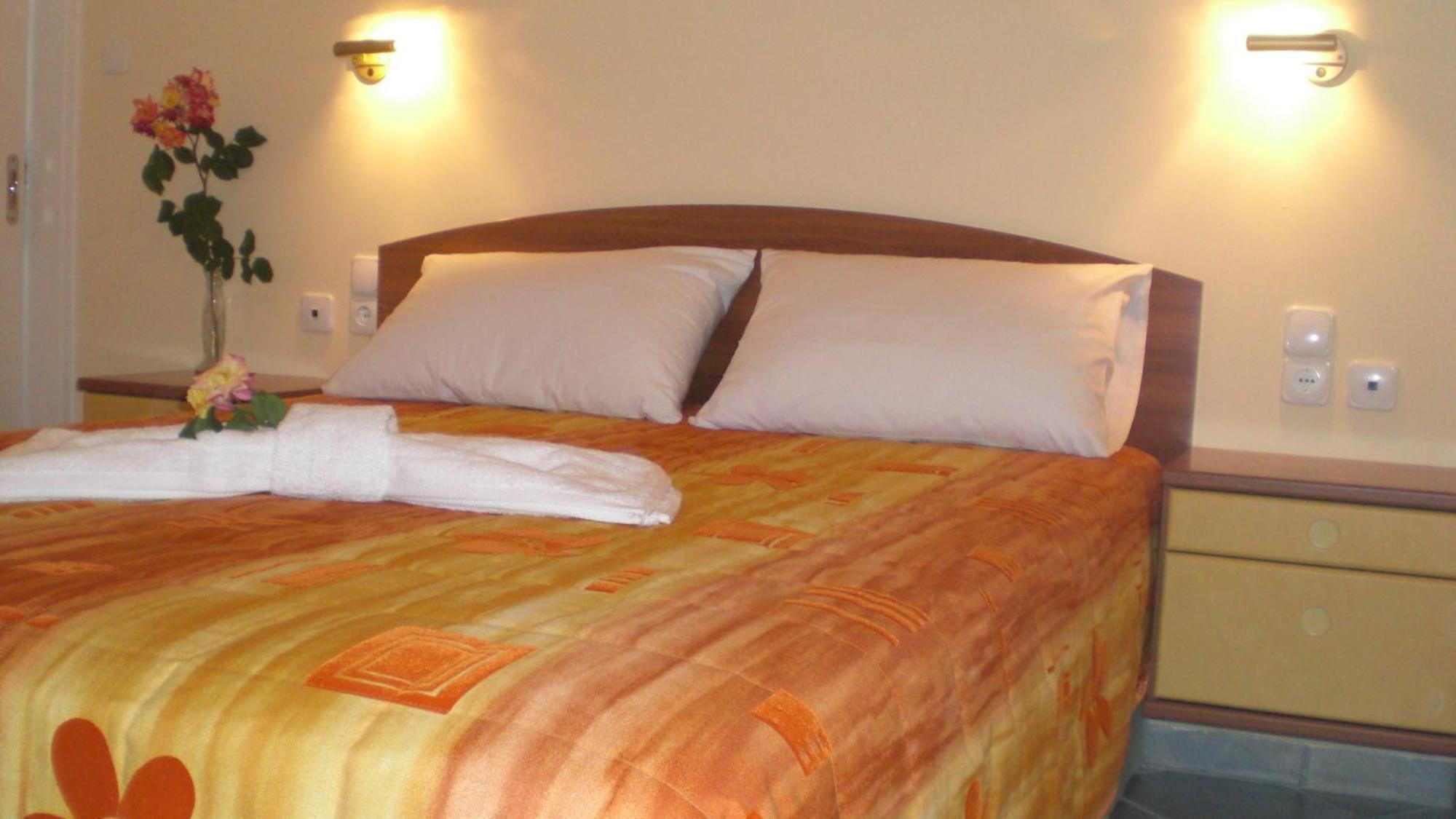 Exanthia Villas Room photo